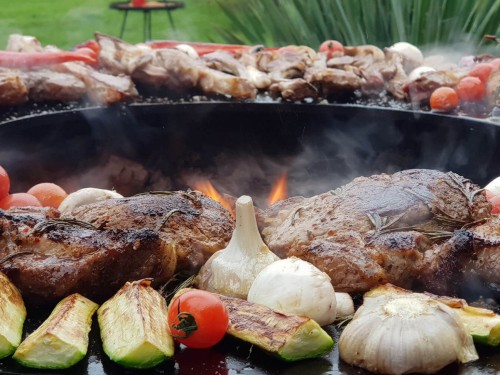 Стейк зі свинини на мангалі