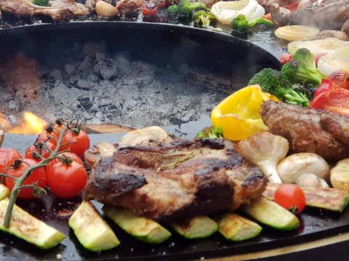 Стейк зі свинини на мангалі