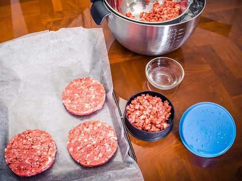 Бургеры на гриле