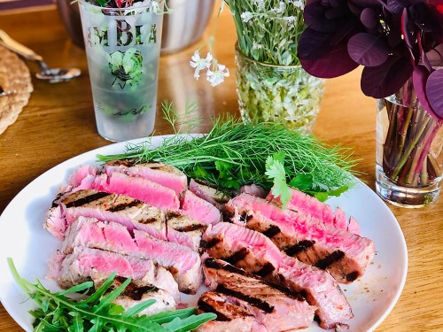 Стейки тунця на грилі