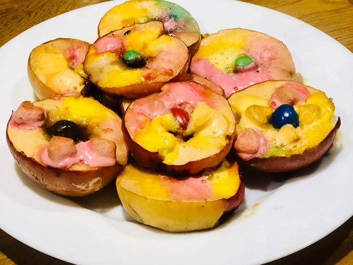 Десерты на гриле - бананы и яблоки с маршмелоу