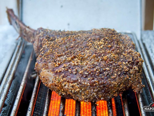 Cтейк «Томагавк» на гриле