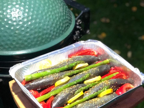 Сибас с овощами на гриле