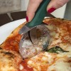 фото 3 Нож для пиццы роликовый Big Green Egg
