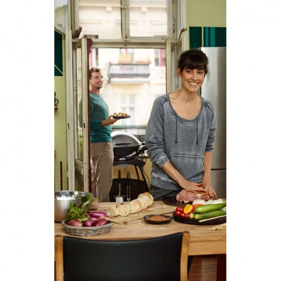 фото Електричний гриль WEBER Q2400 на підставці