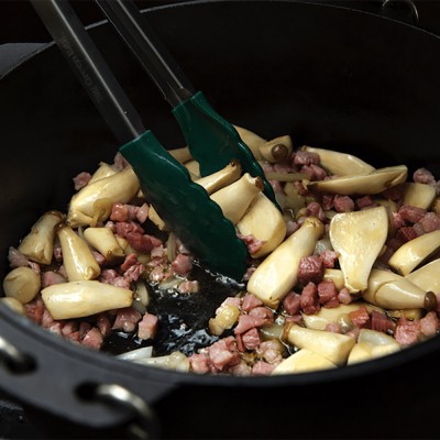 Щипцы металлические Big Green Egg с силиконовыми концами, 30 см