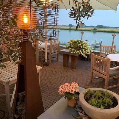 Вуличний торшер Quan, чорний