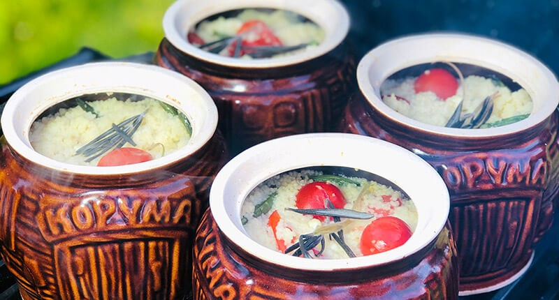 Кус-кус в горщиках з бринзою і овочами Кус-кус в горщиках з бринзою і овочами
