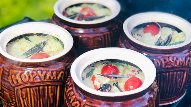 Кус-кус в горщиках з бринзою і овочами Кус-кус в горщиках з бринзою і овочами